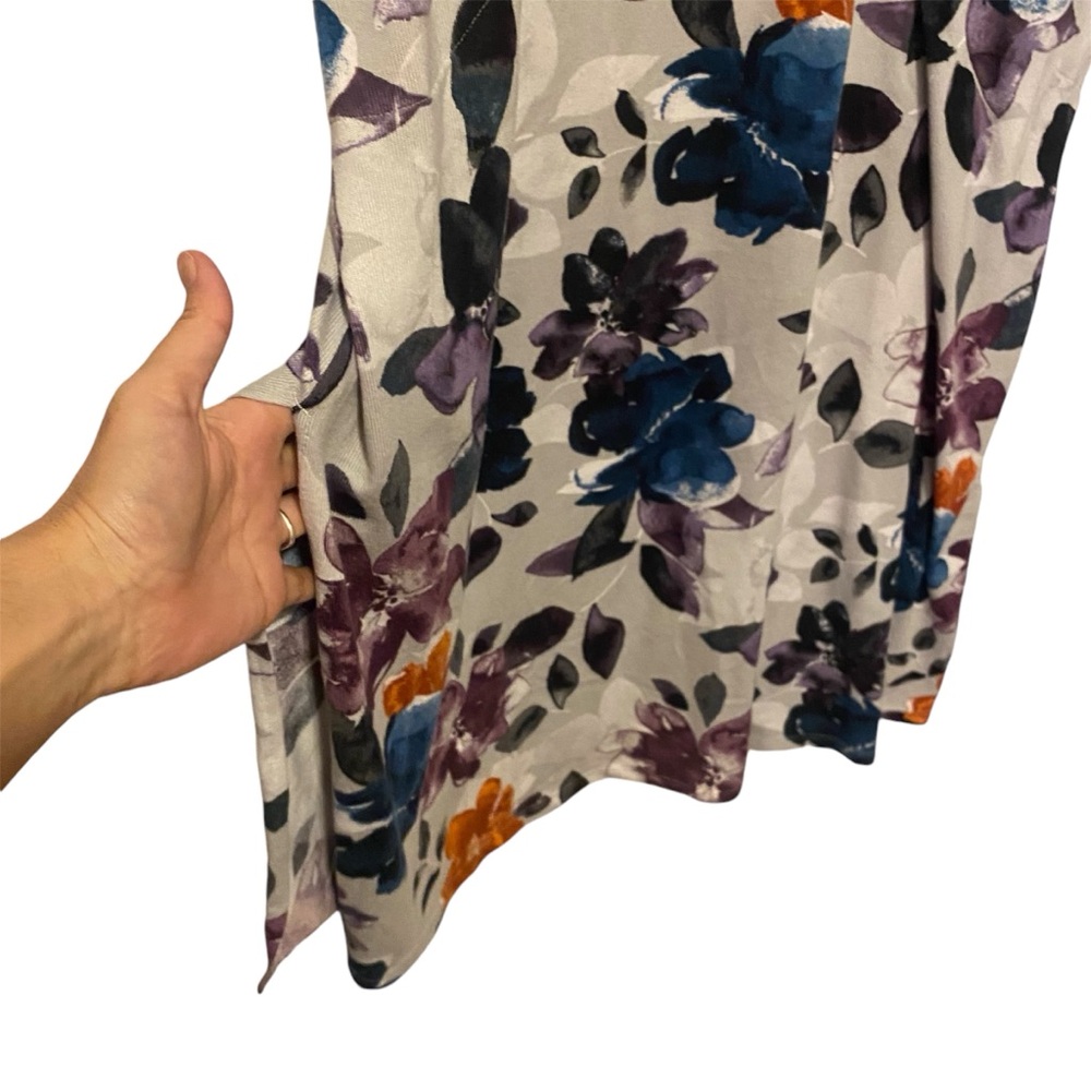 Simply Vera Floral Dress - Picture 5 of 5